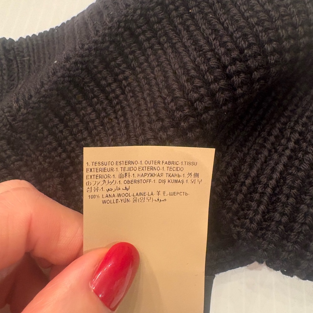 Authentic Versace Black Ribbed Beanie - Picture 4 of 4
